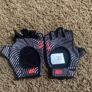 Nike Active Fingerless Gloves